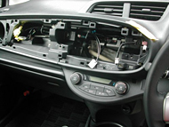 部品取り付け：トヨタ　ヴィッツ